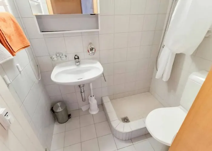 Bright With Balcony In 100 M² 公寓 茨魏西门